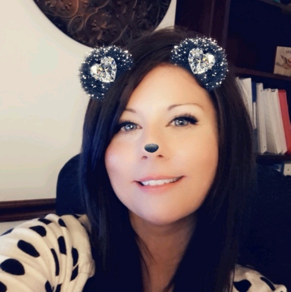 Meet your Posher, Christina - Picture 1 of 1